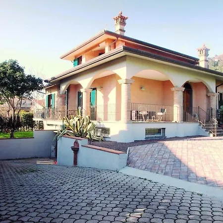 La Casa Di Mario Villa Massa (Tuscany)